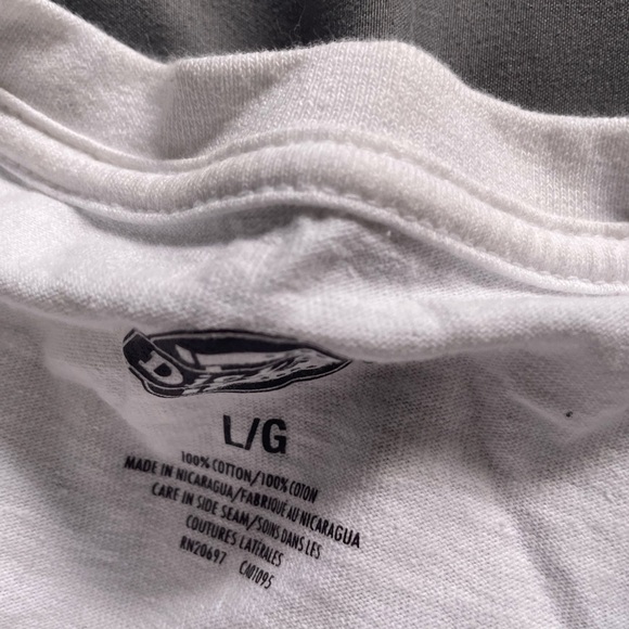 A bunch of pain shirts - Picture 8 of 11